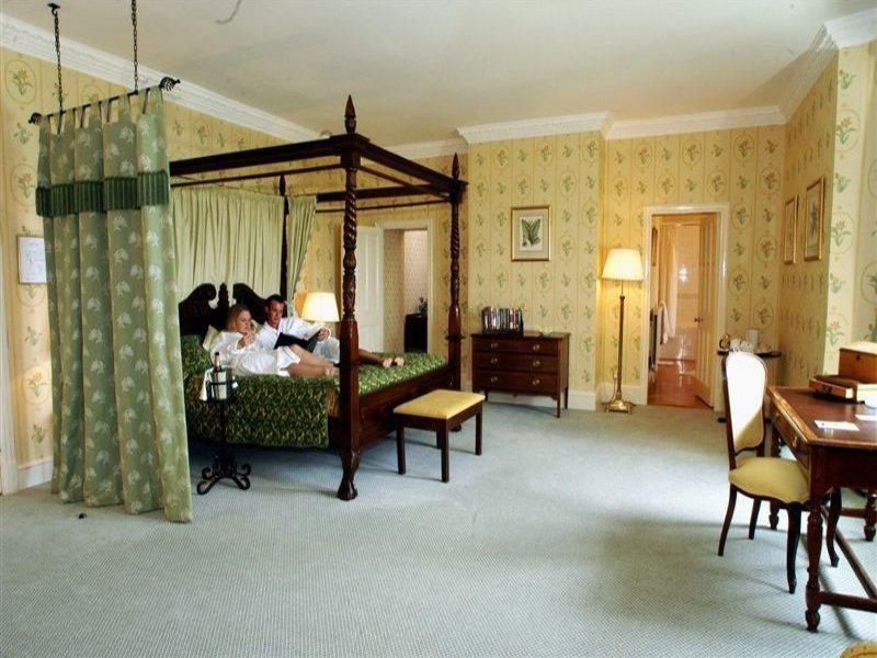 Eastwell Manor, Champneys Hotel & Spa 애슈퍼드 외부 사진